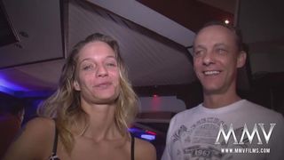 Групповой секс с королевскими минетами от замужних милф и трахом раком